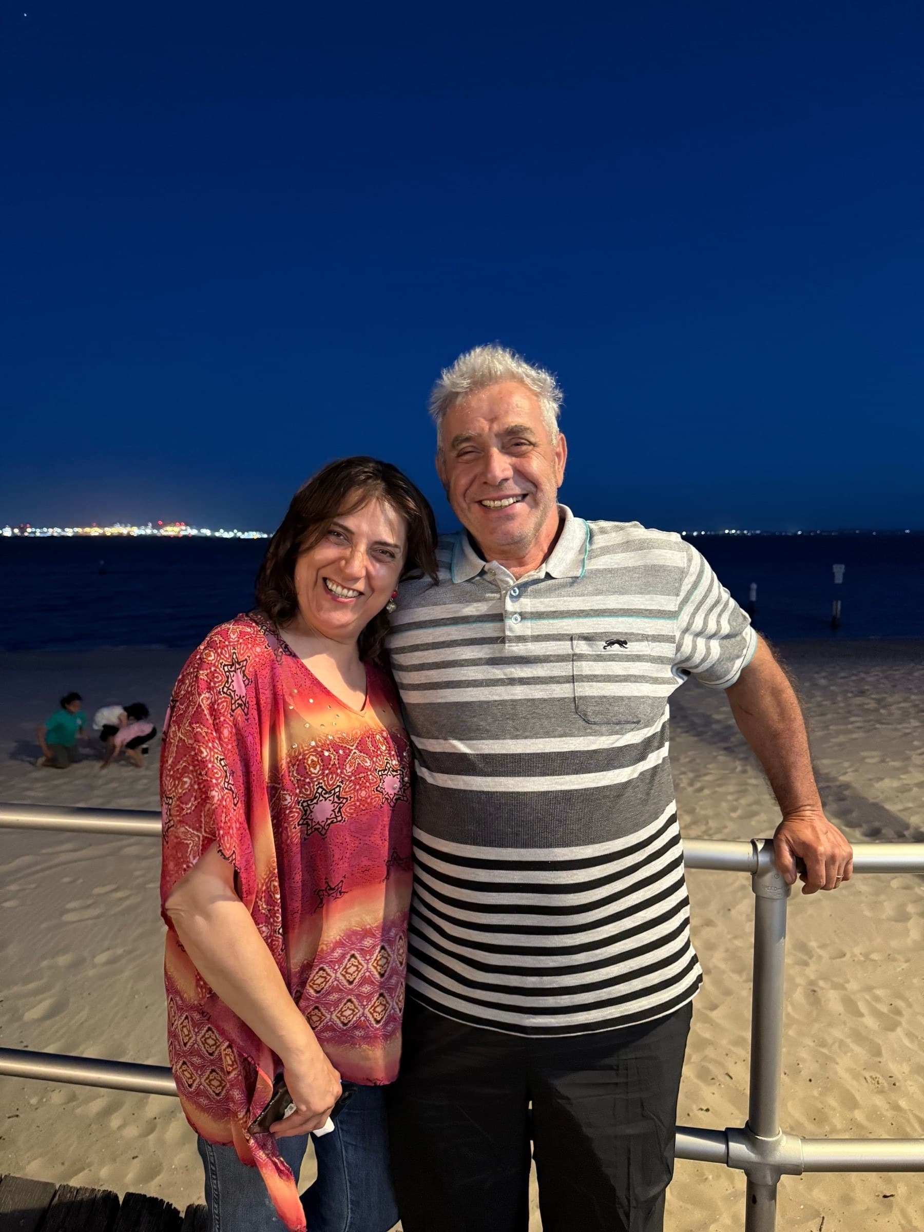 Louise and Gaby at the beach